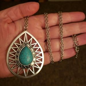 "Turquoise" and "silver" costume jewelry necklace